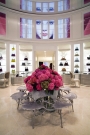 A luxus visszaköszön Dior üzleteiben is